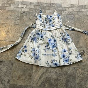 A beautiful floral dress from mi amor
